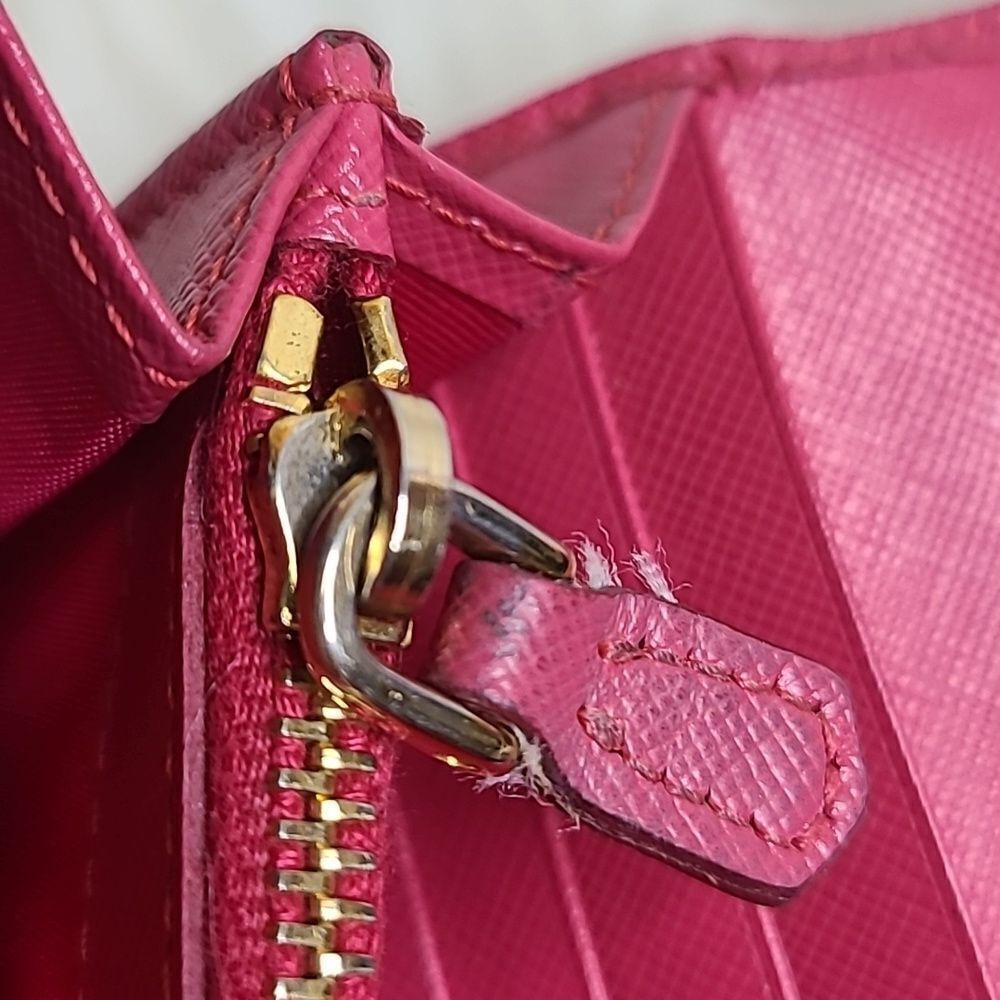 💯 Authentic Prada Safiano Long Wallet 🍀 - Picture 8 of 14